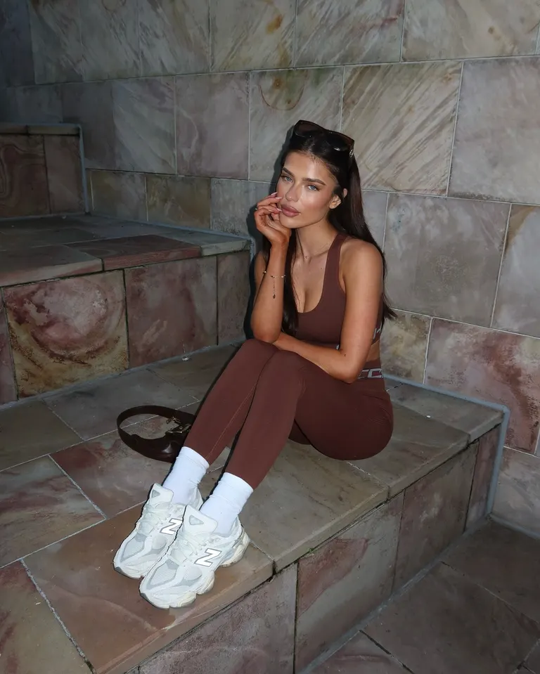 Gym & fitness · Brown Activewear Steps, example 2 of 5