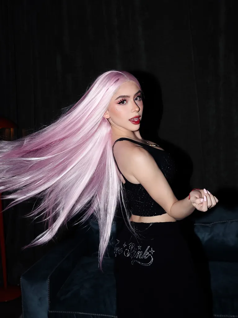 E-girl · Velvet Couch Glam, example 4 of 4