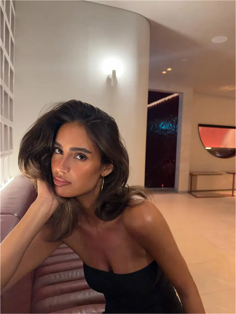 Luxury · Evening Lounge Glam, example 3 of 6