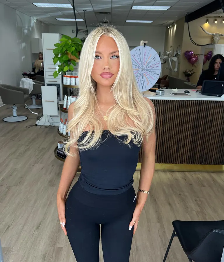 Lifestyle · Fresh blowout reveal, example 4 of 4