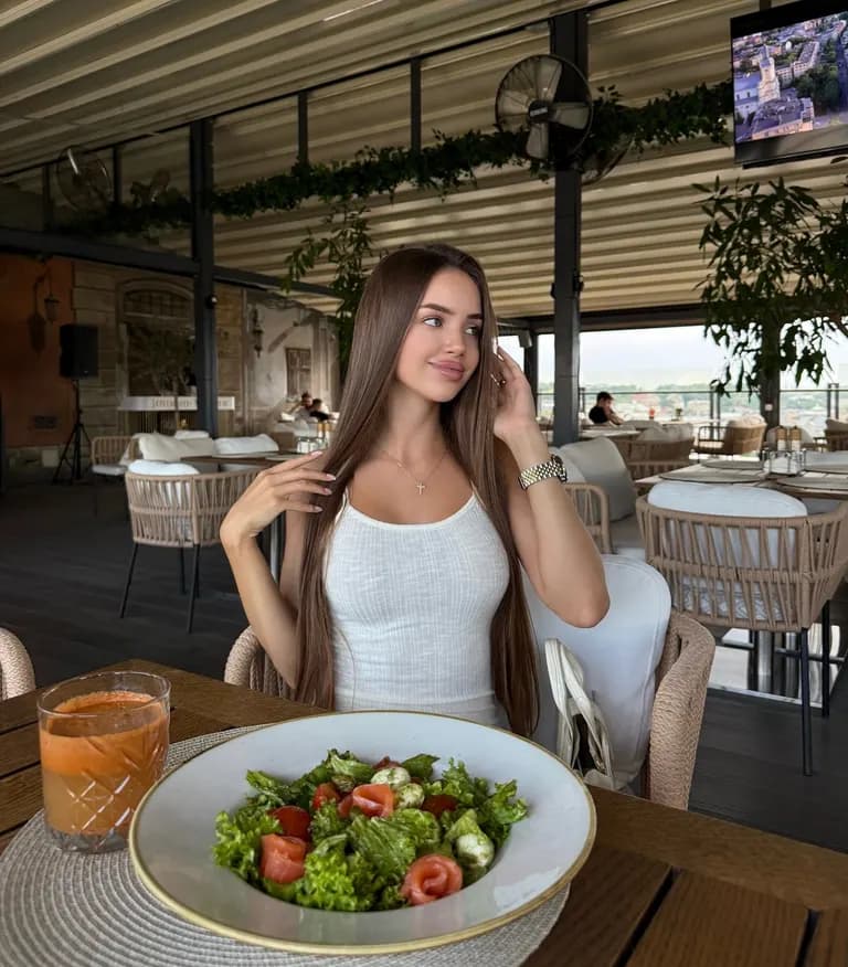 Lifestyle · Chic Patio Lunch, example 2 of 3