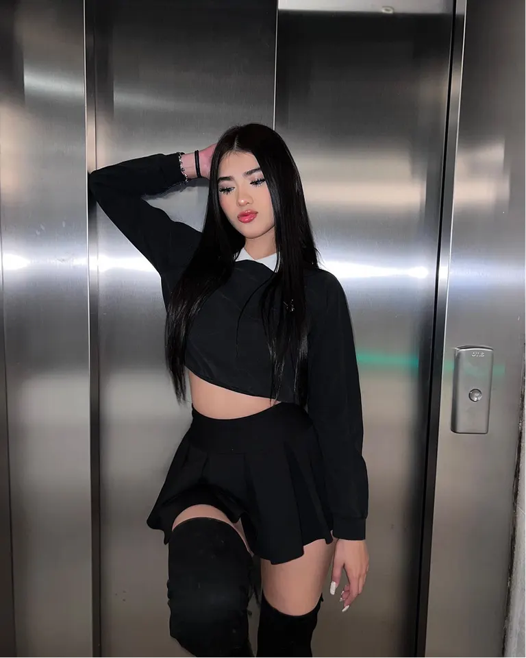 Lifestyle · Elevator Doors Pose, example 3 of 3
