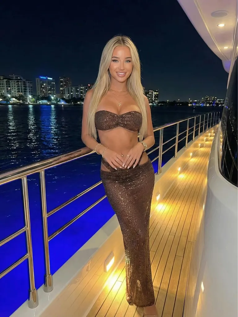 Luxury · Night Yacht Glamour, example 2 of 4
