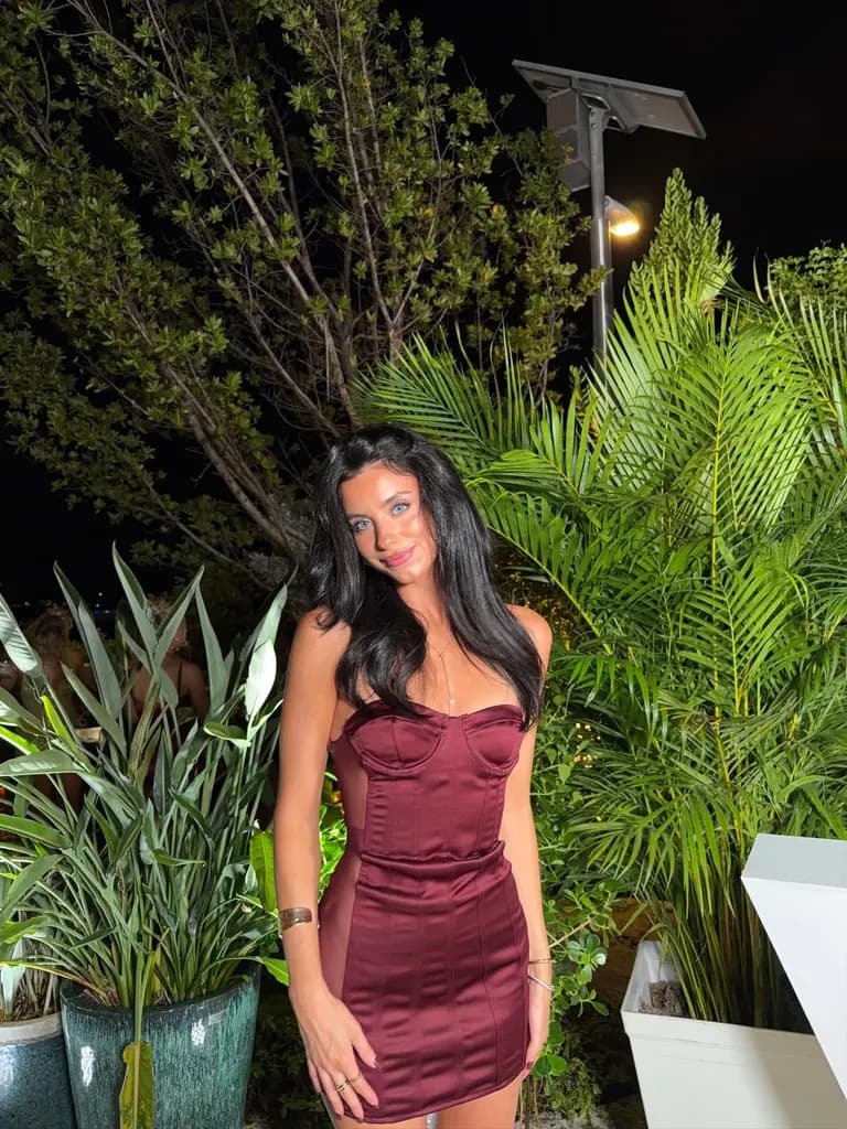 Luxury · Evening Resort Look, example 2 of 3