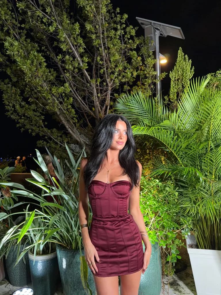Luxury · Evening Resort Look, example 3 of 3