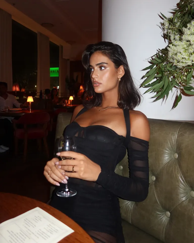 Luxury · Dinner date glam, example 3 of 4