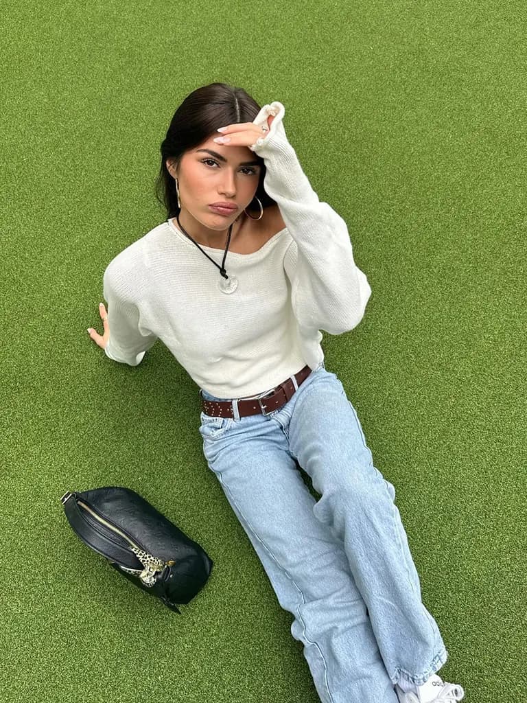 Lifestyle · Sunny lawn chill, example 2 of 2