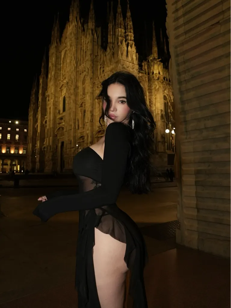 Nightlife · Nighttime city glamour, example 2 of 3