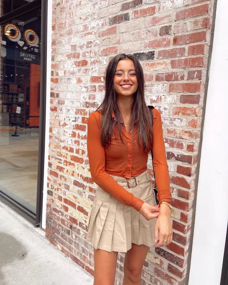 Girl next door · Pleated Skirt Fit, example 4 of 5