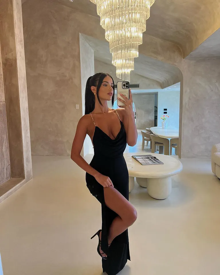 Selfies · Luxe Mirror Selfie, example 2 of 4